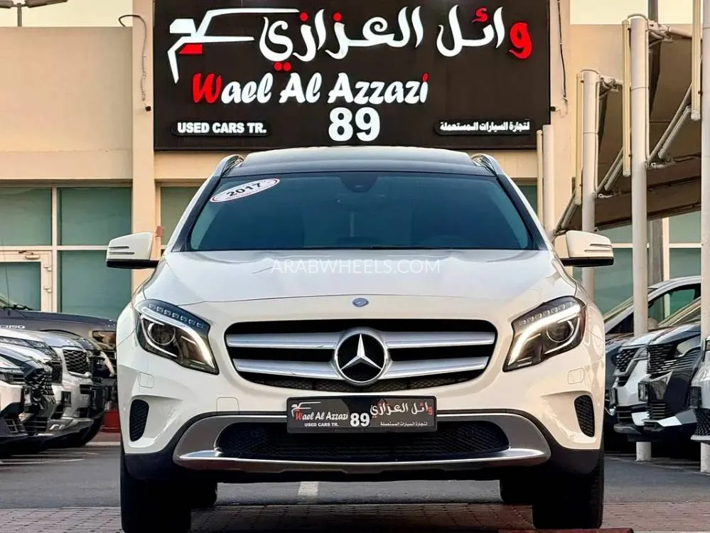 مرسيدس بنز GLA 2017 for Sale in الشارقة Image-8