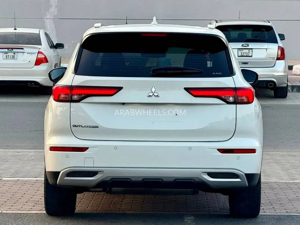 Mitsubishi Outlander 2025 for Sale in Sharjah Image-4