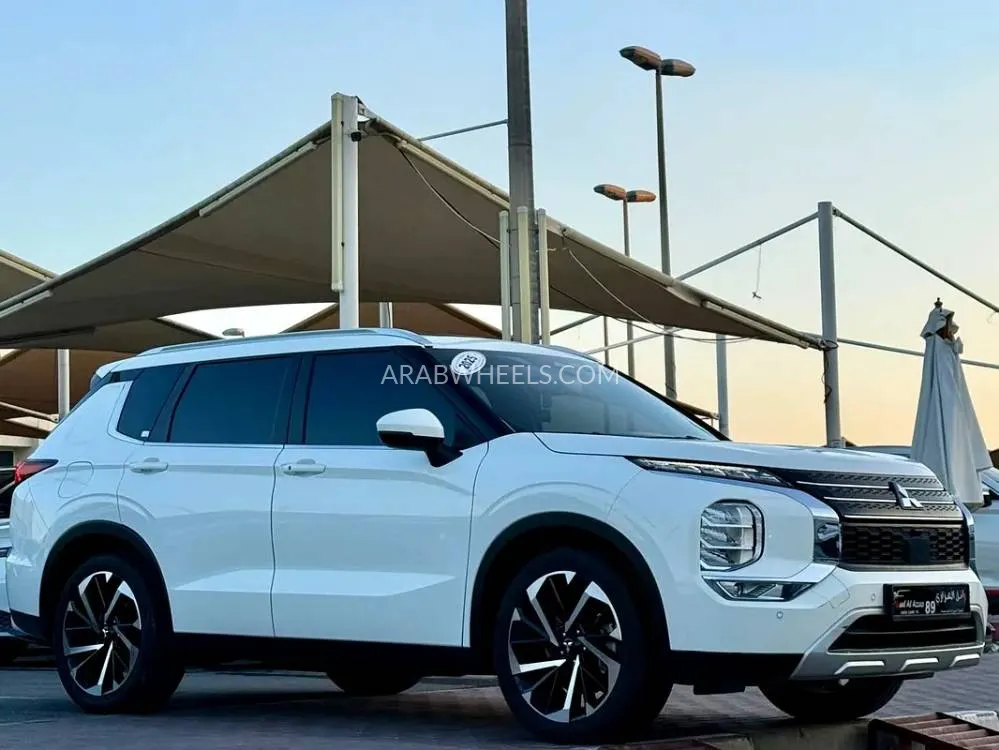 Mitsubishi Outlander 2025 for Sale in Sharjah Image-20
