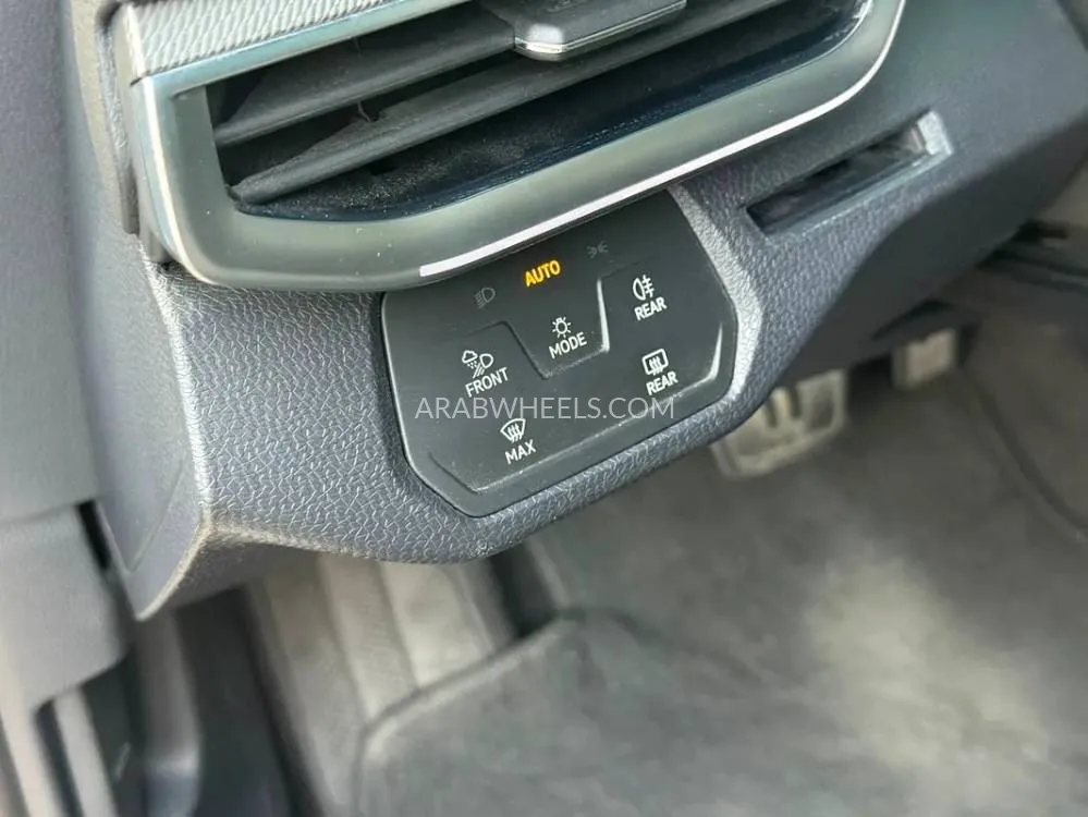  فولكس واجن آي دي. 4 2021 for Sale in الشارقة Image-4