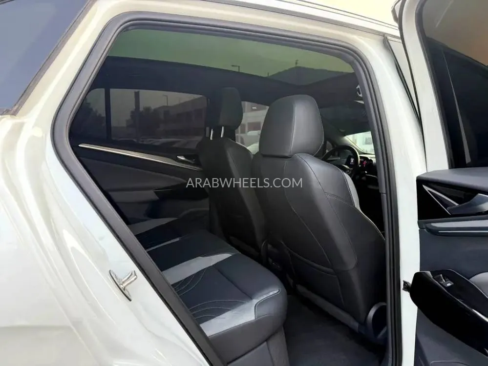  فولكس واجن آي دي. 4 2021 for Sale in الشارقة Image-15