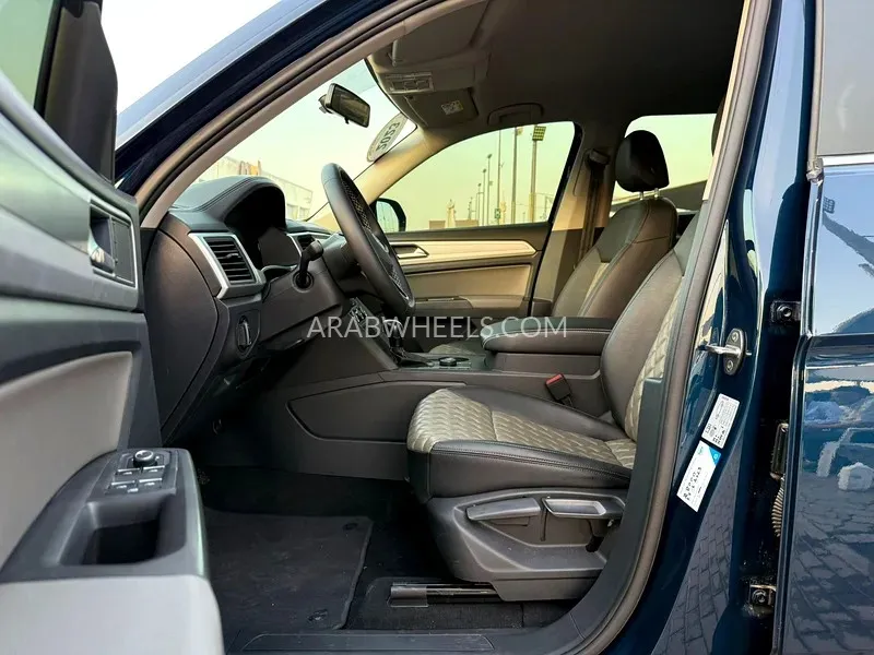 Volkswagen Teramont 2023 for Sale in Sharjah Image-5