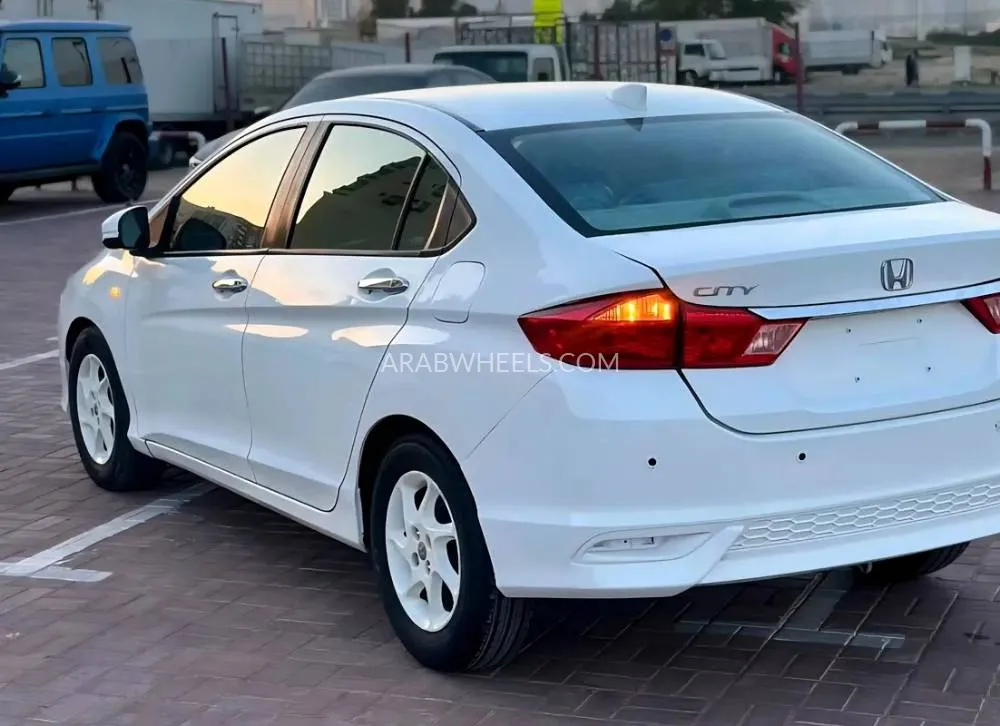 Honda City 2016 for Sale in Sharjah Image-6