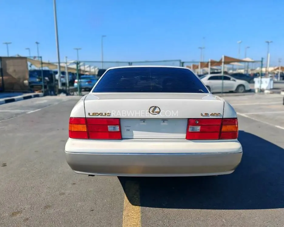 Lexus LS 2000 for Sale in Sharjah Image-2