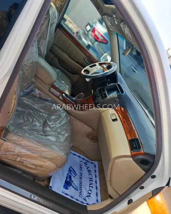 Lexus LS 2004 for Sale in Sharjah Image-8
