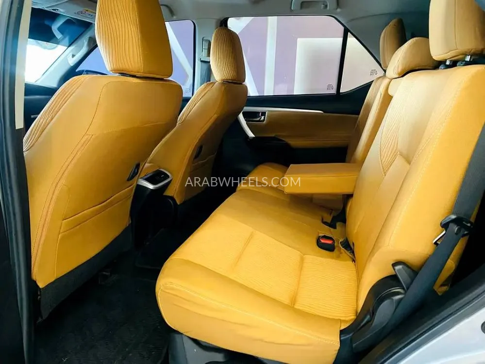 Toyota Fortuner 2018 for Sale in Sharjah Image-6