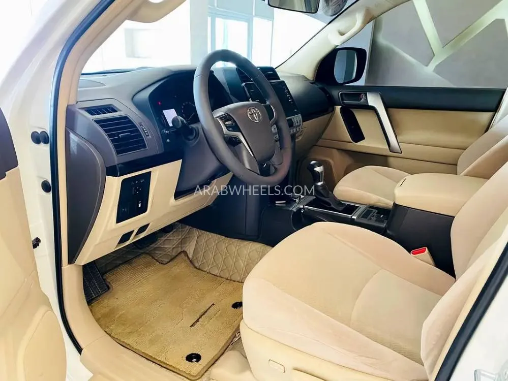 Toyota Land Cruiser Prado 2022 for Sale in Sharjah Image-5