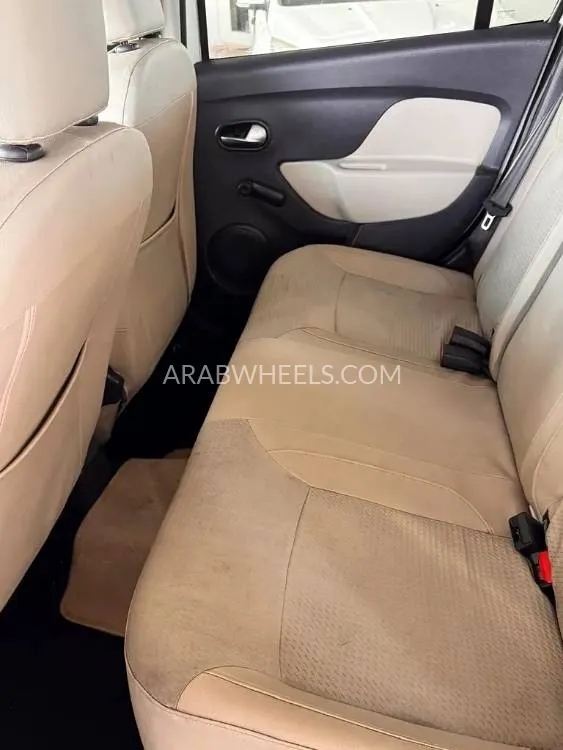 Renault Symbol 2017 for Sale in Ajman Image-4