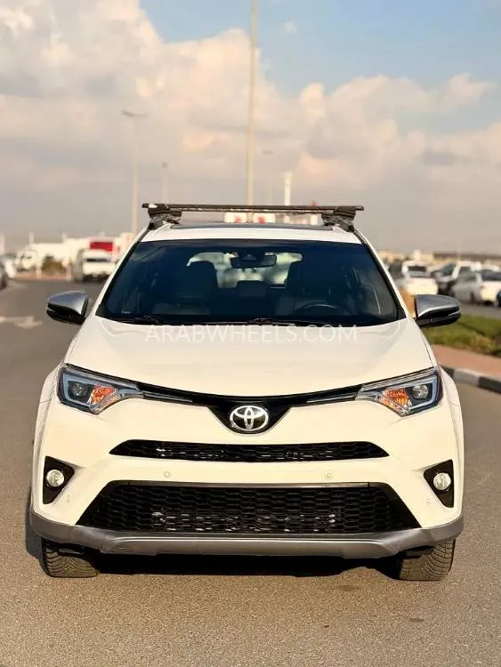 Toyota Rav4 2017 for Sale in Sharjah Image-11