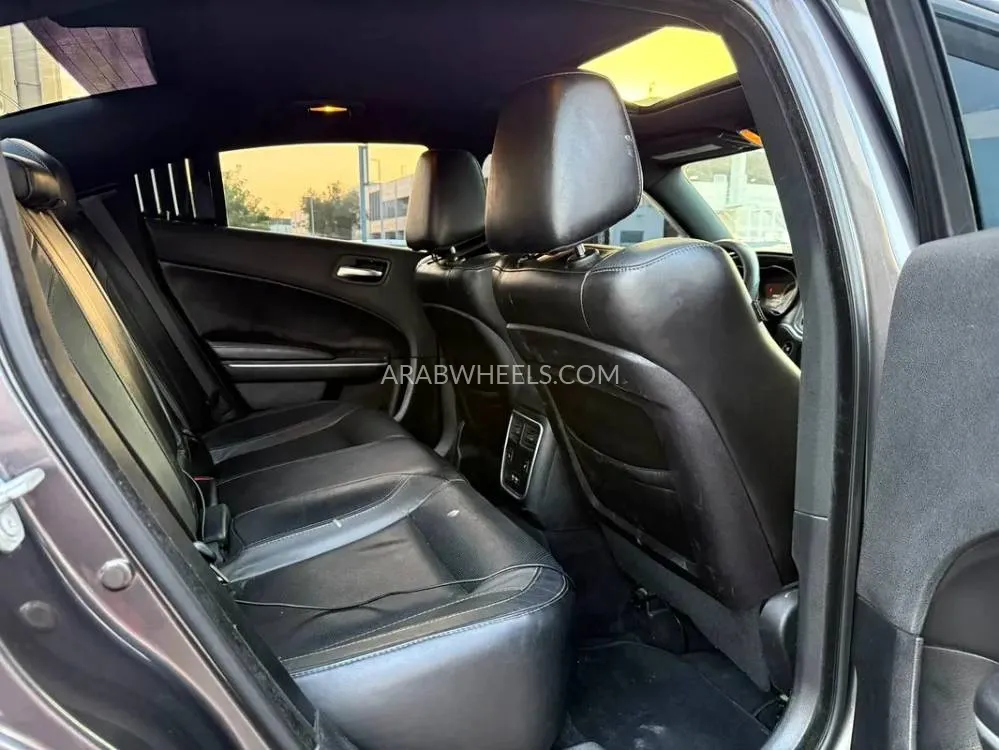 Dodge Charger 2019 for Sale in Abu Dhabi Image-2