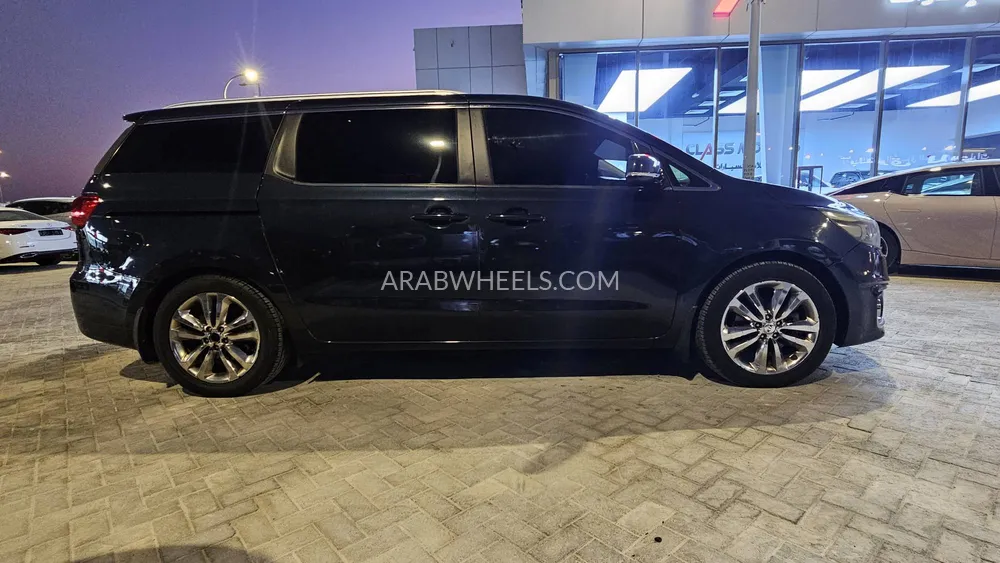 Kia Carnival 2016 for Sale in Abu Dhabi Image-8