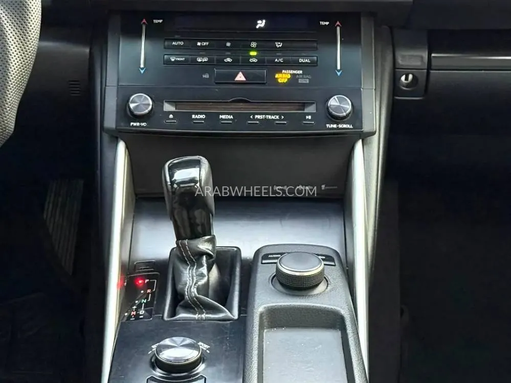 Lexus IS 2014 for Sale in Abu Dhabi Image-12