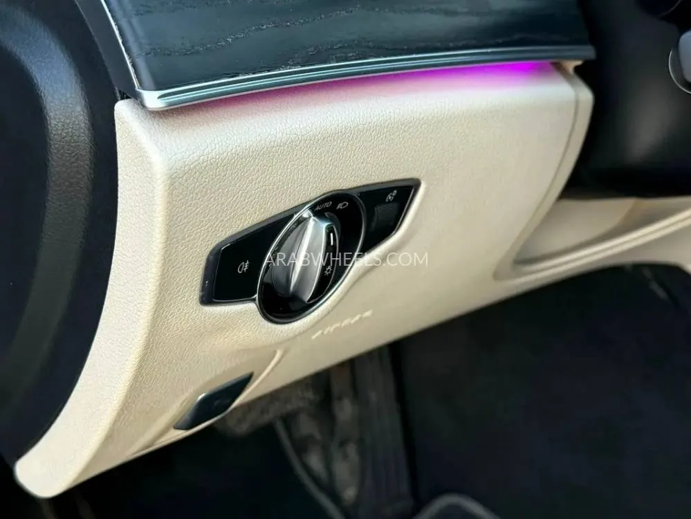 Mercedes Benz E Class 2018 for Sale in Abu Dhabi Image-13