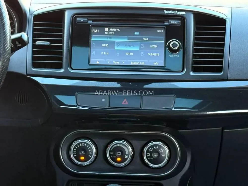 Mitsubishi Lancer 2015 for Sale in Abu Dhabi Image-4