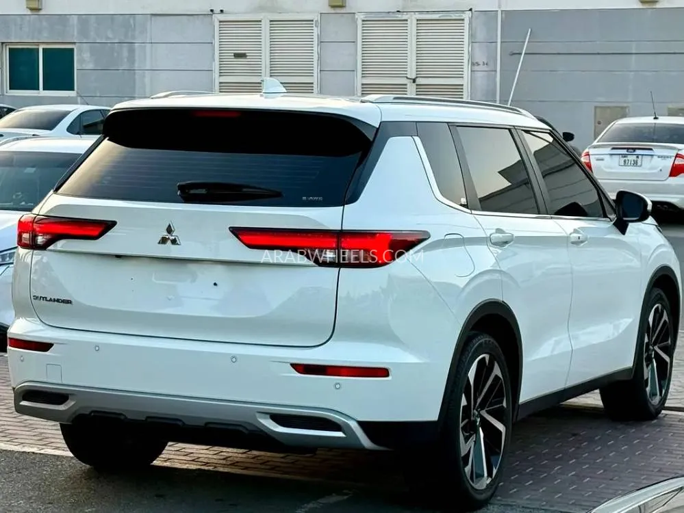 Mitsubishi Outlander 2025 for Sale in Abu Dhabi Image-7