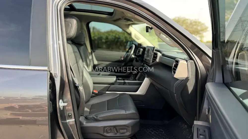 Toyota Tundra 2024 for Sale in Fujairah Image-3