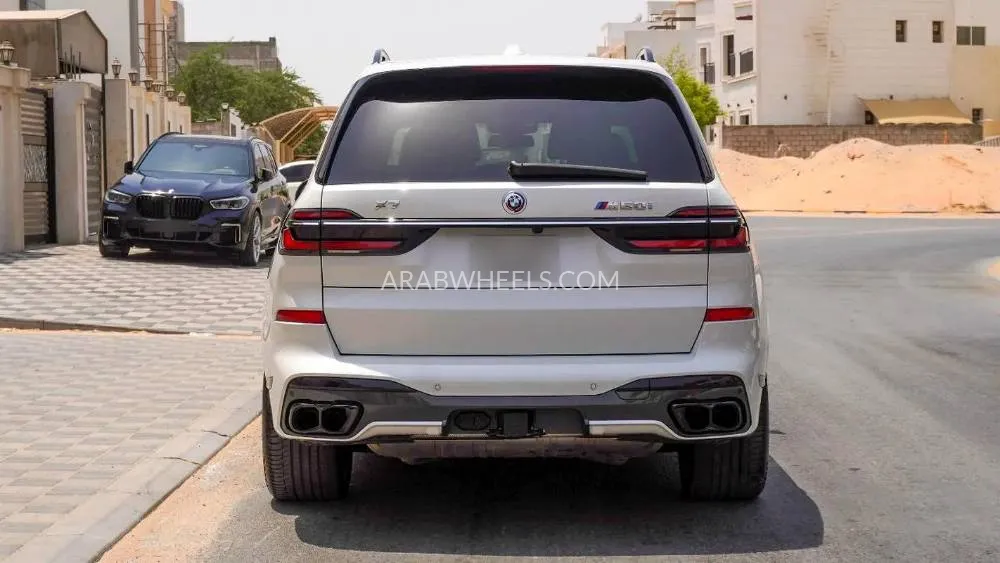 BMW X7 2023 for Sale in Ajman Image-11