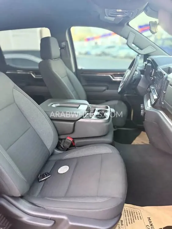 Chevrolet Silverado 2023 for Sale in Ajman Image-9