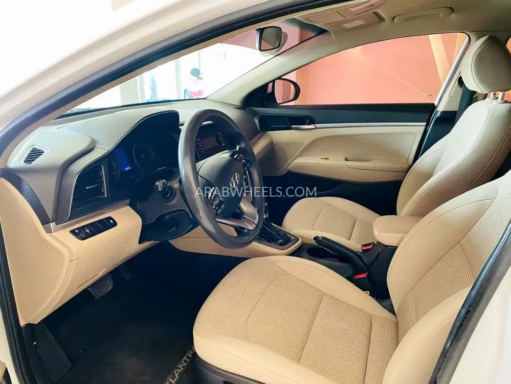 Hyundai Elantra 2019 for Sale in Sharjah Image-9