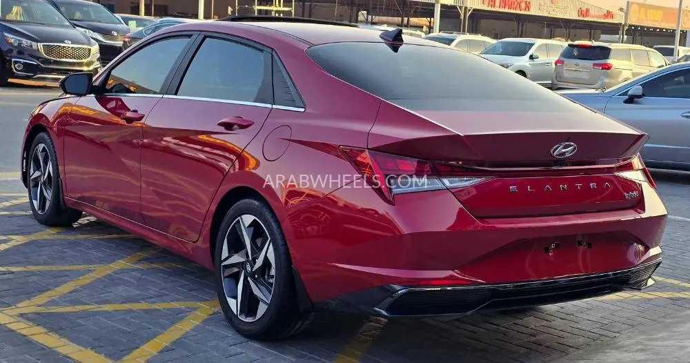 Hyundai Elantra 2023 for Sale in Ajman Image-3