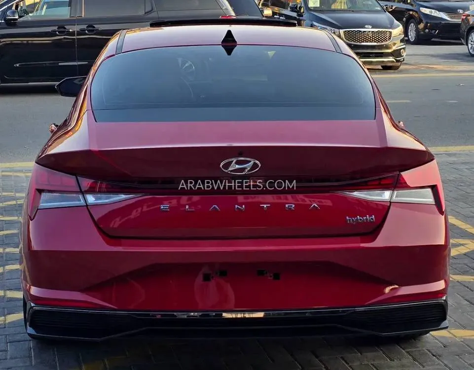 Hyundai Elantra 2023 for Sale in Ajman Image-5