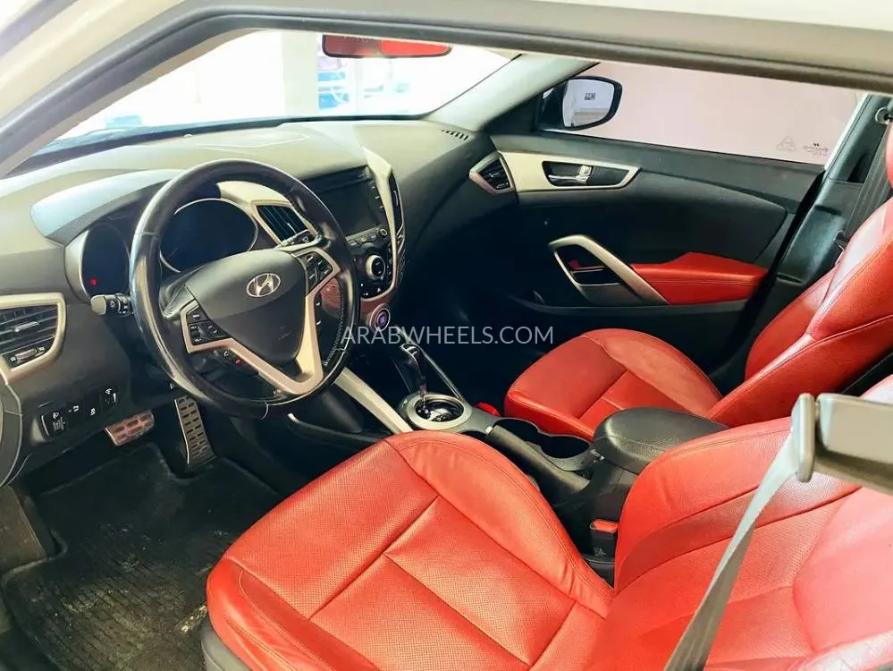 Hyundai Veloster 2015 for Sale in Sharjah Image-8