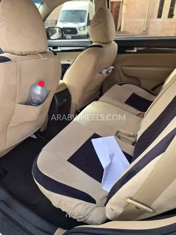 Kia Sorento 2014 for Sale in Sharjah Image-6