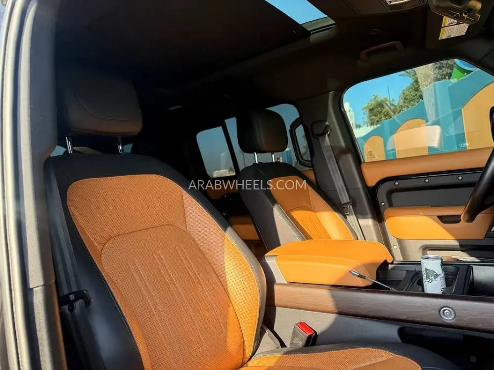 Land Rover Defender 2020 for Sale in Sharjah Image-8