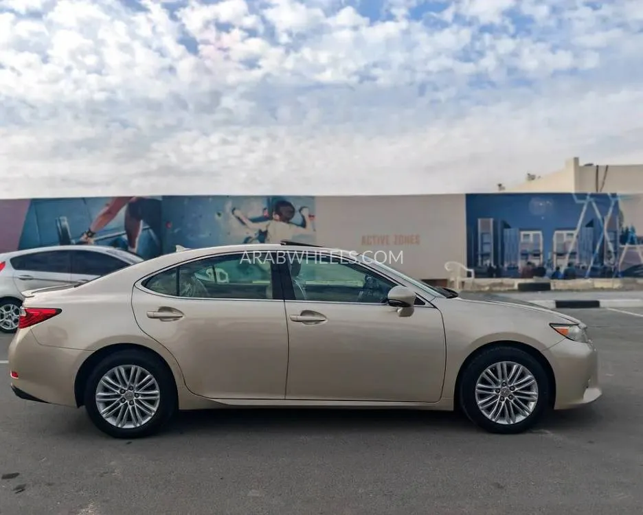 Lexus ES 2013 for Sale in Sharjah Image-8