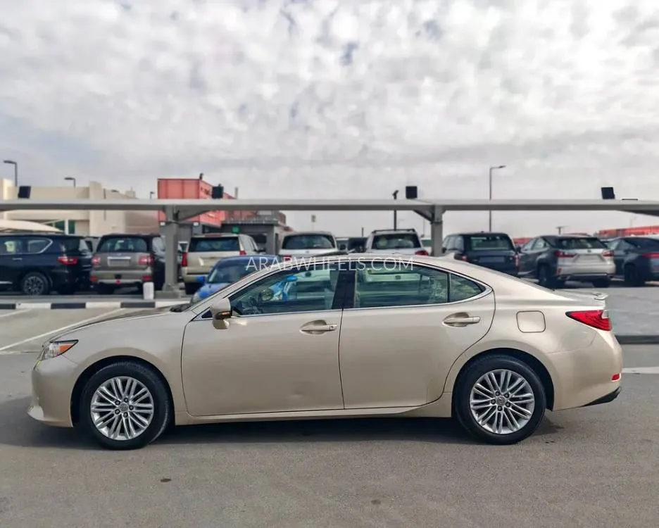 Lexus ES 2013 for Sale in Sharjah Image-9