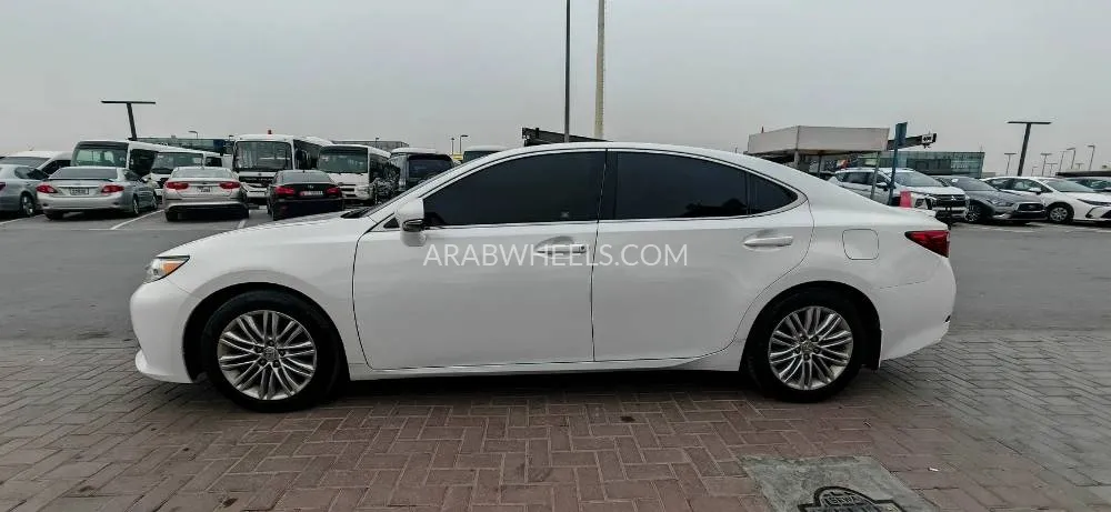 Lexus ES 2015 for Sale in Sharjah Image-19