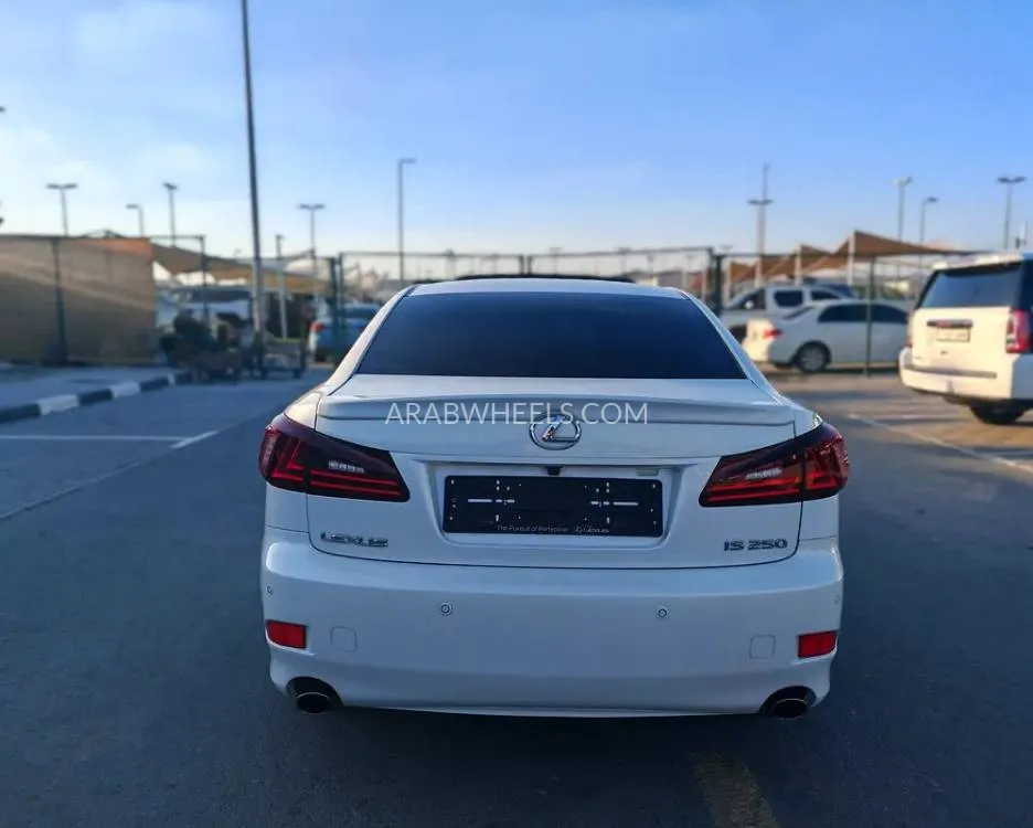 Lexus IS 2008 for Sale in Sharjah Image-8