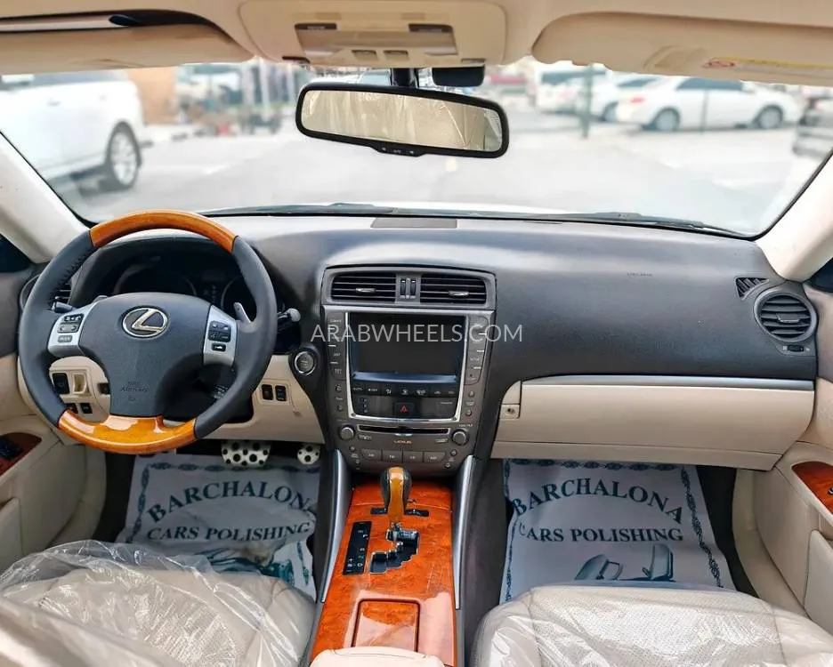 Lexus IS 2011 for Sale in Sharjah Image-14