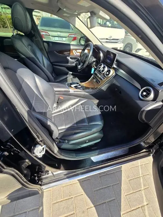 مرسيدس بنز كلاس C 2015 for Sale in الشارقة Image-2