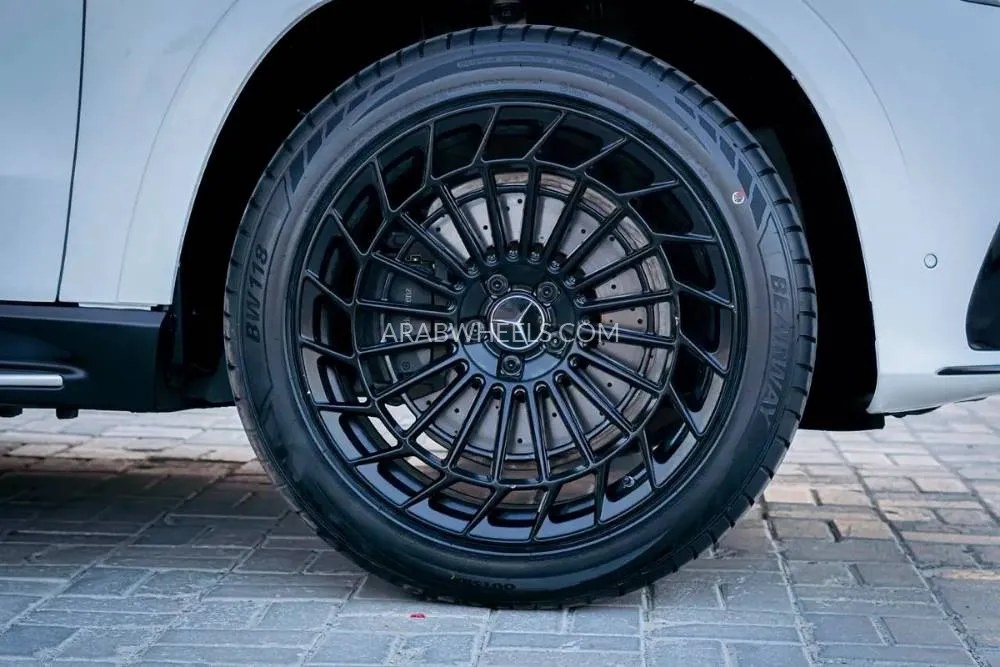 Mercedes Benz GLE Class 2024 for Sale in Dubai Image-6