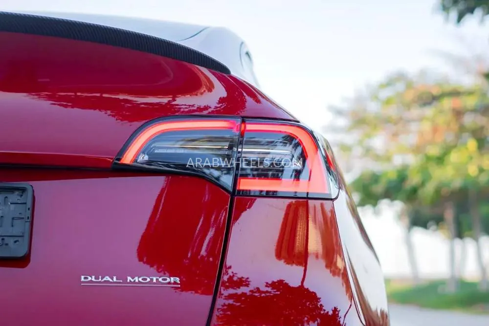 Tesla Model Y 2023 for Sale in Dubai Image-7
