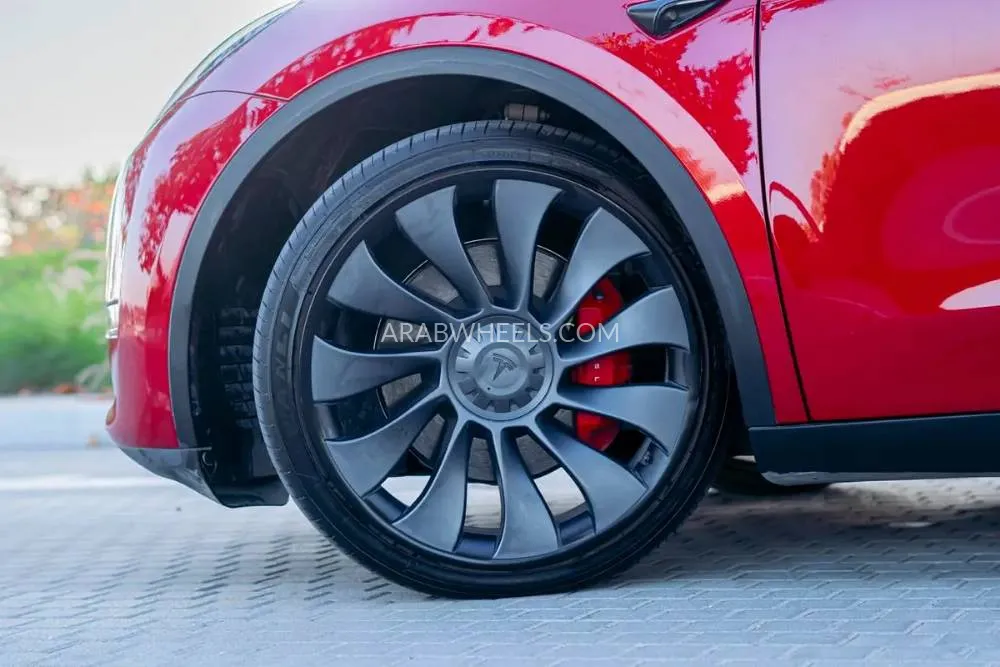 Tesla Model Y 2023 for Sale in Dubai Image-8