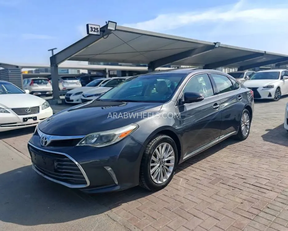 Toyota Avalon 2017 for Sale in Sharjah Image-4