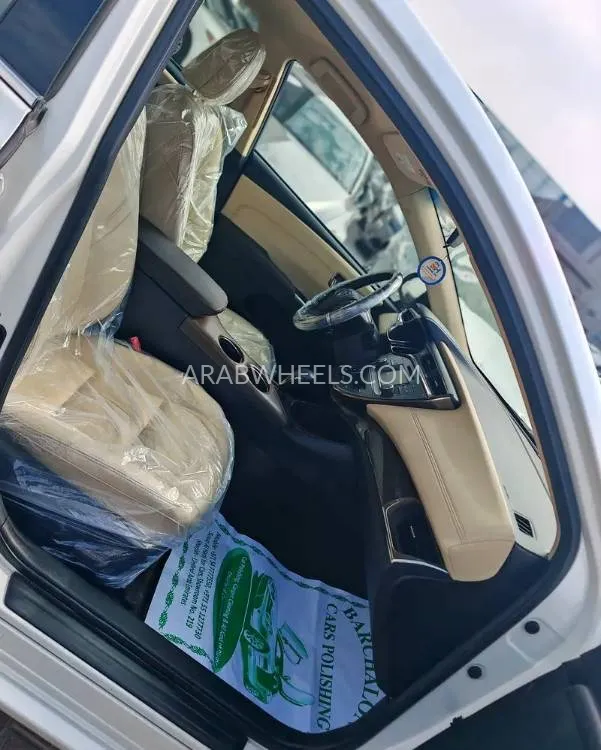 Toyota Avalon 2013 for Sale in Sharjah Image-8