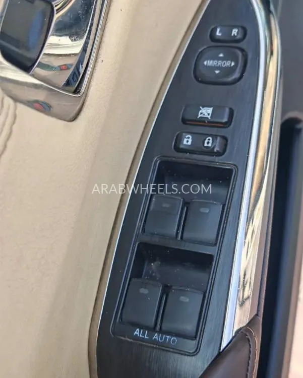 Toyota Avalon 2013 for Sale in Sharjah Image-14