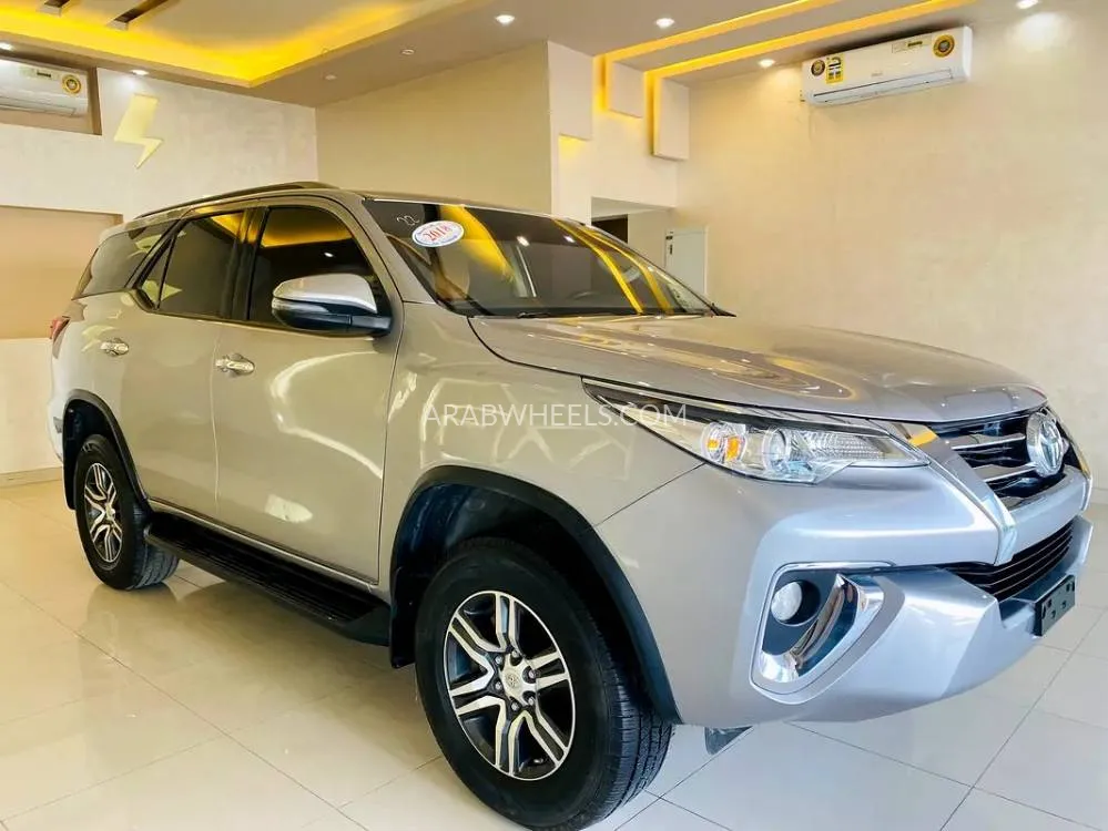تويوتا فورتشنر 2018 for Sale in الشارقة Image-11