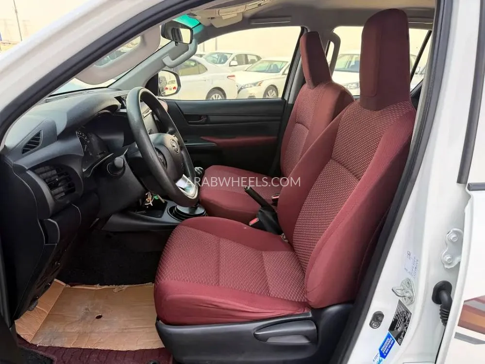Toyota Hilux 2024 for Sale in Abu Dhabi Image-5