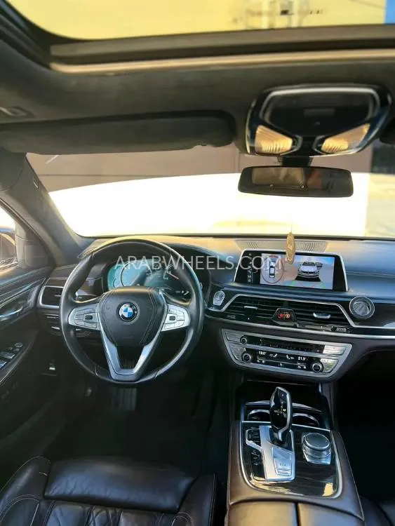 بي إم دبليو الفئة السابعة 2016 for Sale in الشارقة Image-11