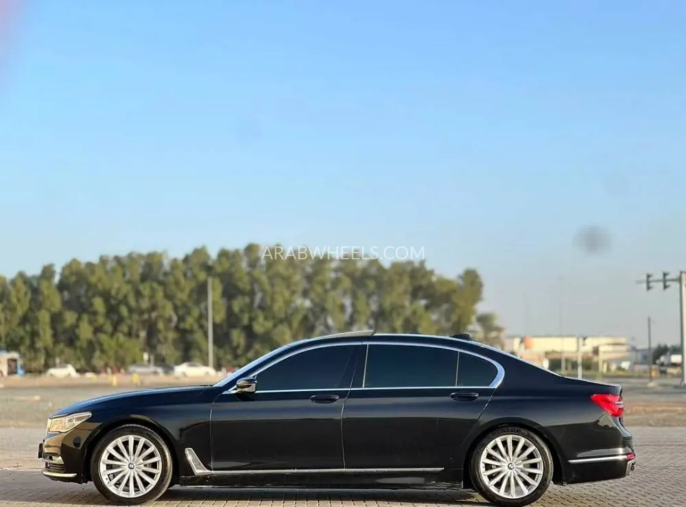 بي إم دبليو الفئة السابعة 2016 for Sale in الشارقة Image-13