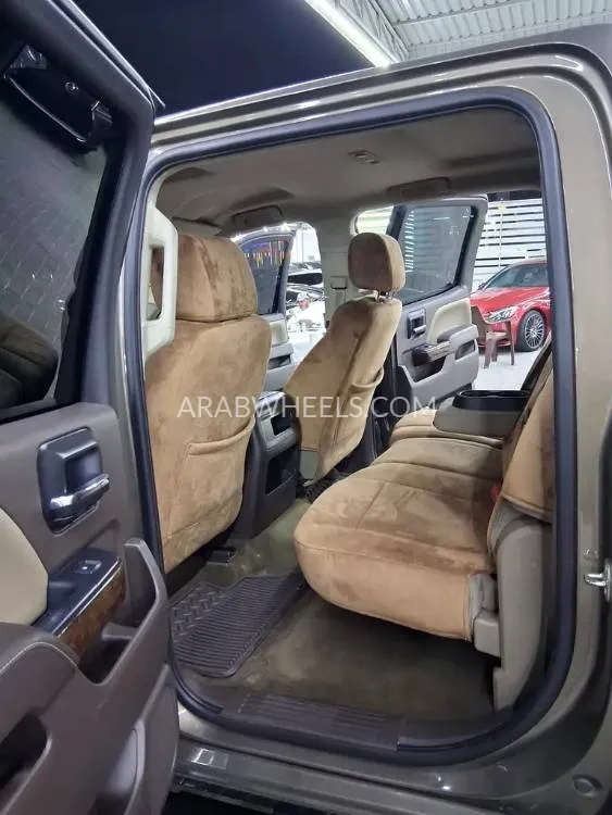 Chevrolet Silverado 2015 for Sale in Ajman Image-4