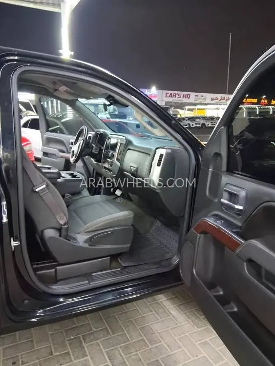 GMC Sierra 2017 for Sale in Ajman Image-2