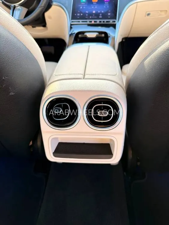 مرسيدس بنز كلاس C 2025 for Sale in دبي Image-4