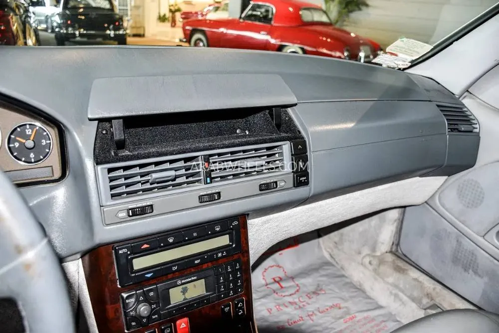 Mercedes Benz SL Class 1999 for Sale in Abu Dhabi Image-7