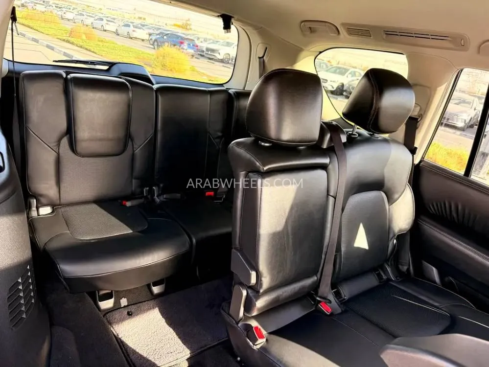 Nissan Armada 2019 for Sale in Dubai Image-9