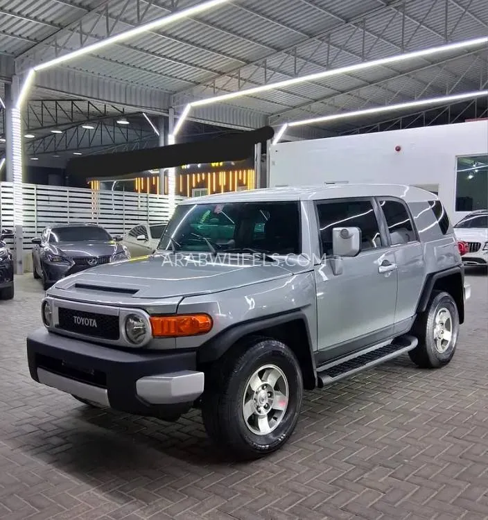 Toyota FJ Cruiser 2009 for Sale in Ajman Image-10